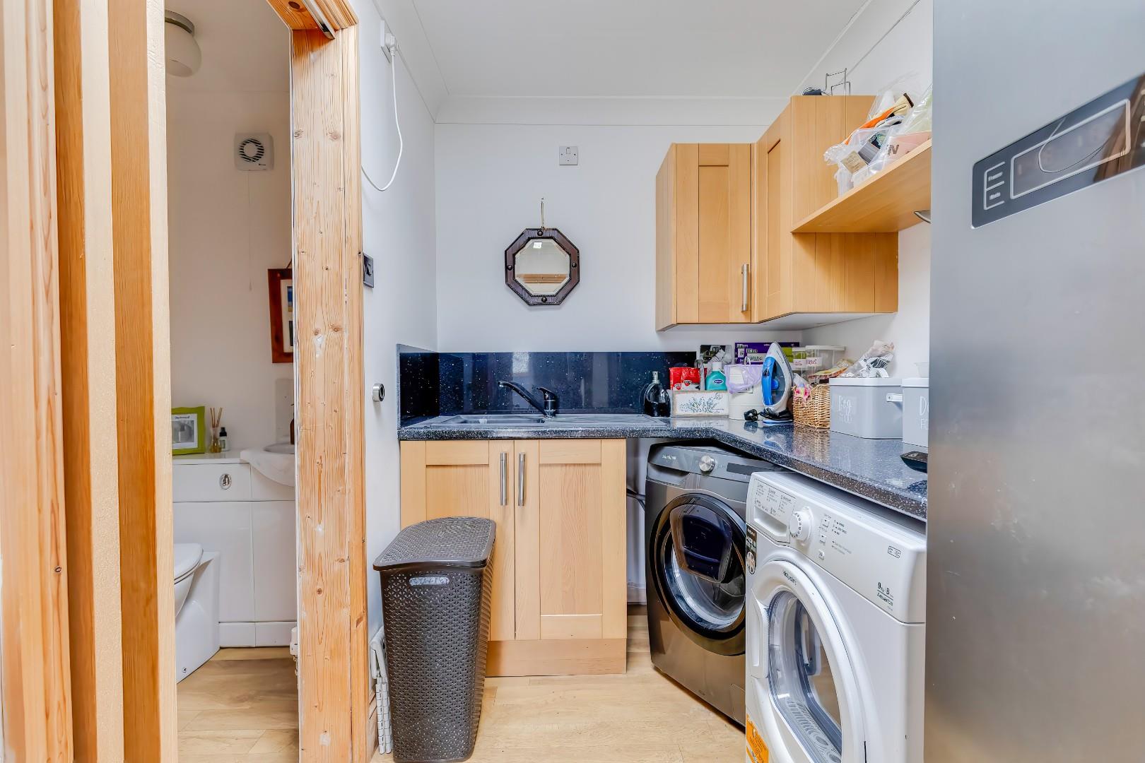 76 South Road, Sully, CF64 5SL